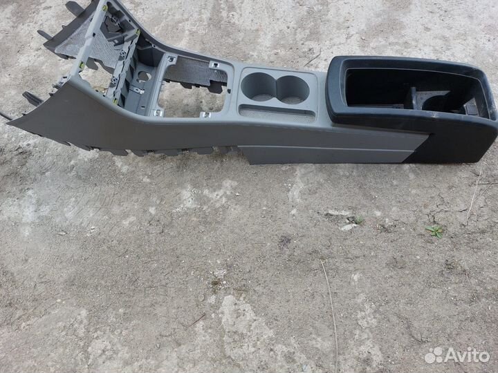 Консоль центральная Volkswagen Passat B6
