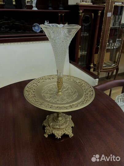 Старинная ваза для фруктов и цаетов