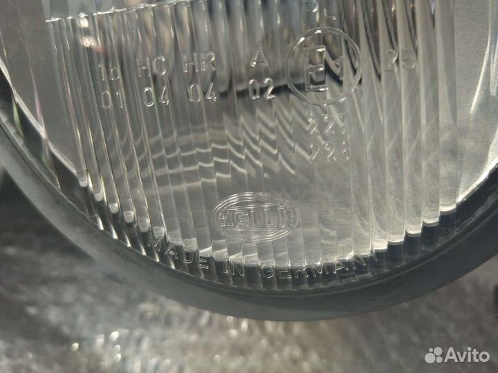 Фара галоген правая Mercedes W210