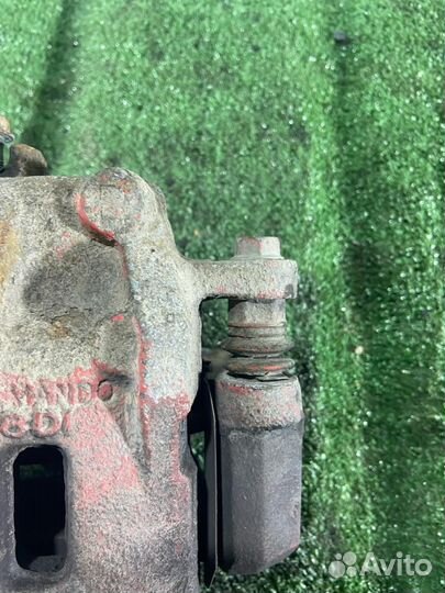 Суппорт передний правый SsangYong Kyron (DJ) 2005