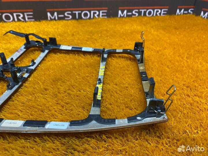 Накладка центральной консоли Mercedes-Benz C-Class