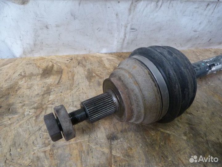 Полуось передняя левая VW Jetta 2006-2011 (1K04074