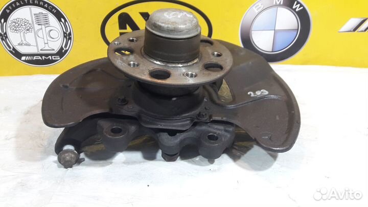 Кулак поворотный передний Mercedes w203