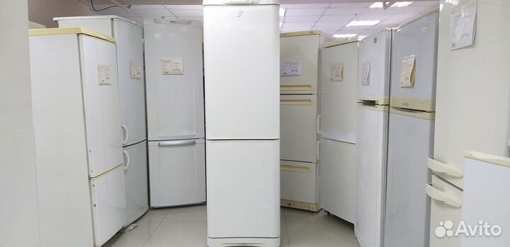 Холодильник Indesit