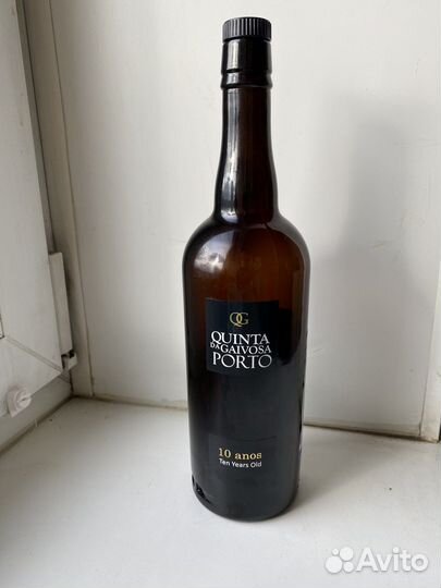 Бутылка из-под 10-летнего портвейна Quanta