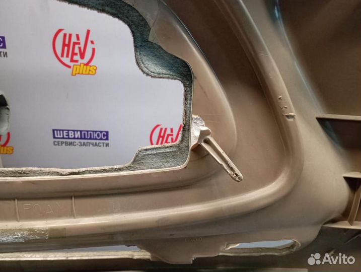 Обшивка двери передней правой Chevrolet Tahoe