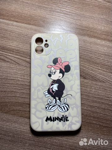 Чехлы на iPhone 11