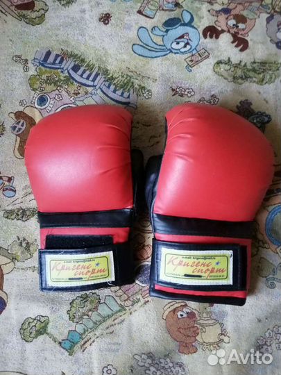 Перчатки для единоборств