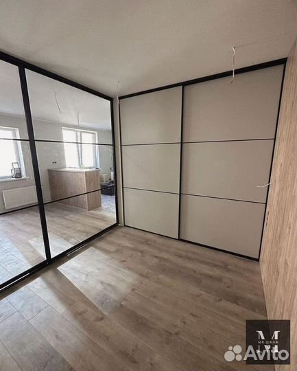 Современный шкаф купе