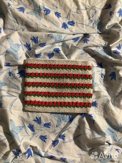 Косметичка вязаная ручной работы весенняя