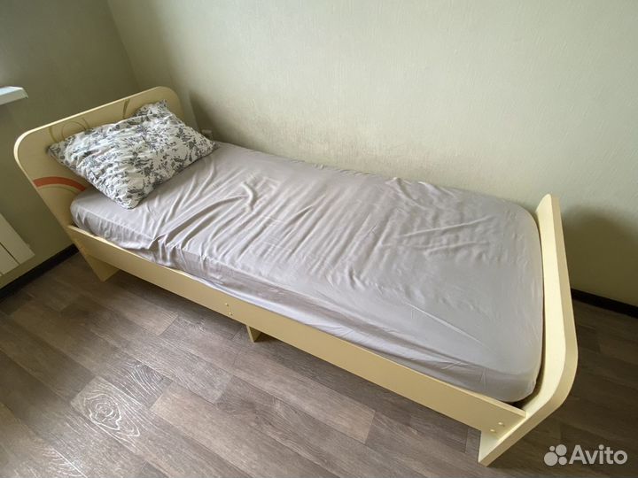 Кровать