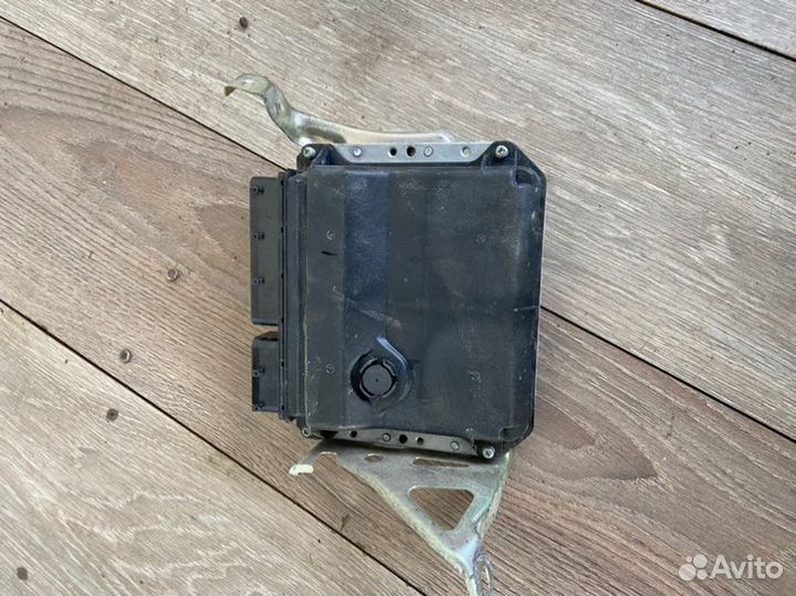 Блок управления двигателем Toyota Auris E150