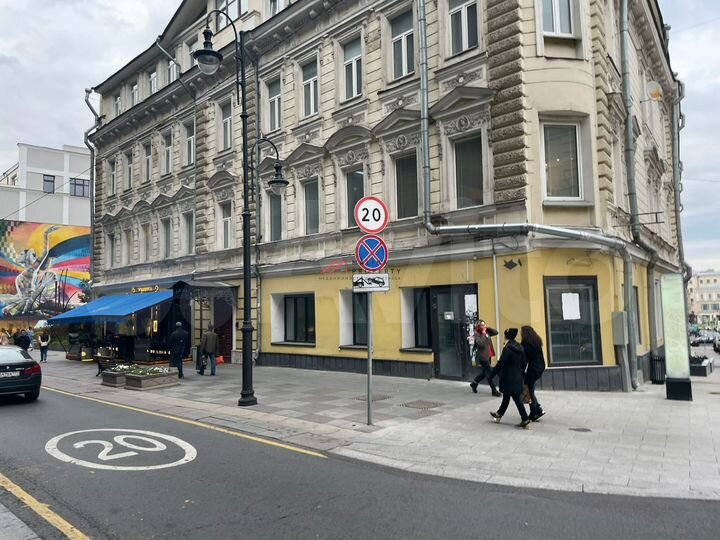 Сдам торговое помещение, 367 м²