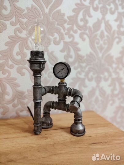 Светильник,лампа настольная