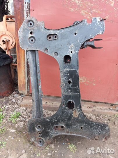 Подрамник Citroën Xantia 2.0 HDI МКПП