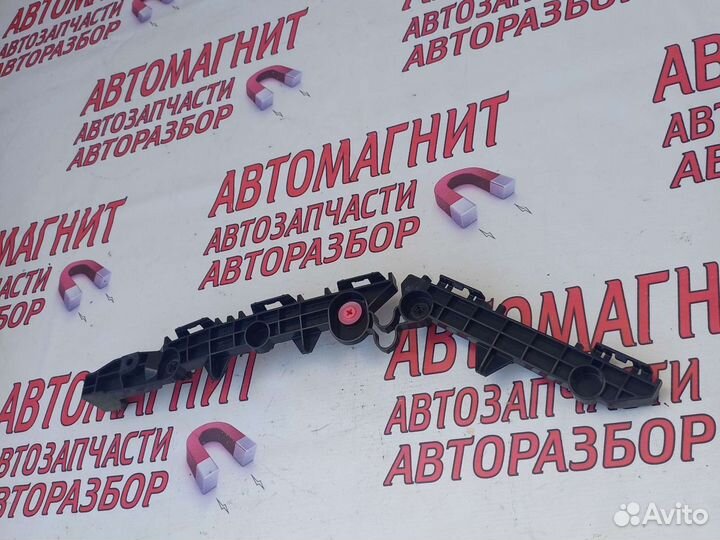 Крепление заднего бампера Тойота Рав 4 ха50