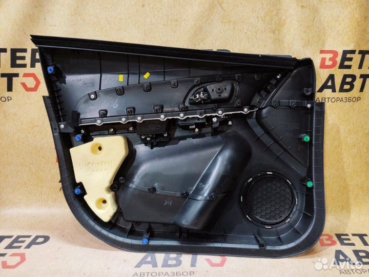 Обшивка передней правой двери Chevrolet Cruze