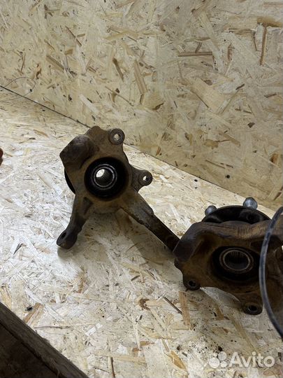 Передние поворотные кулаки Renault Kaptur