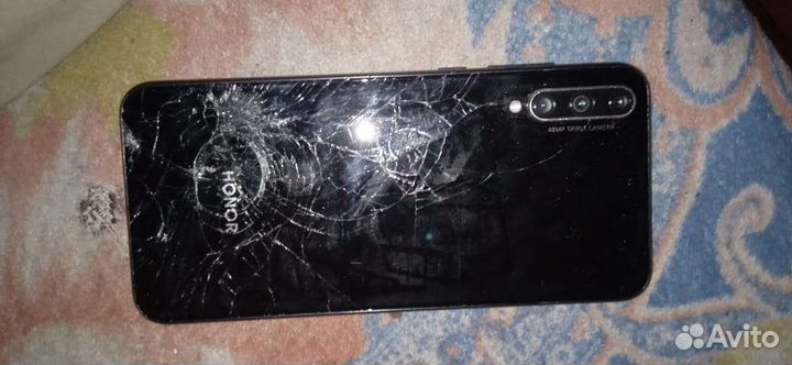 Телефон honor 30i