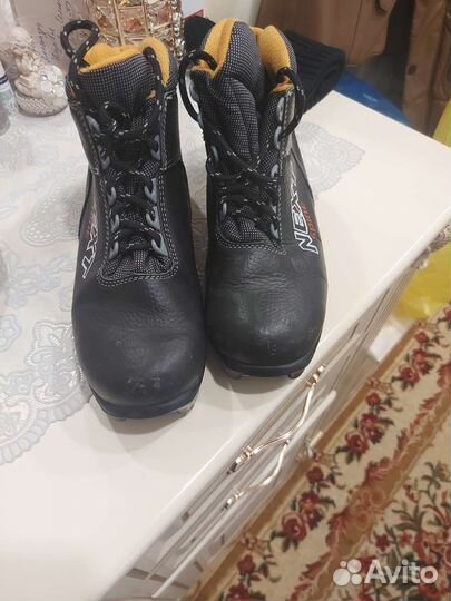 Лыжные ботинки