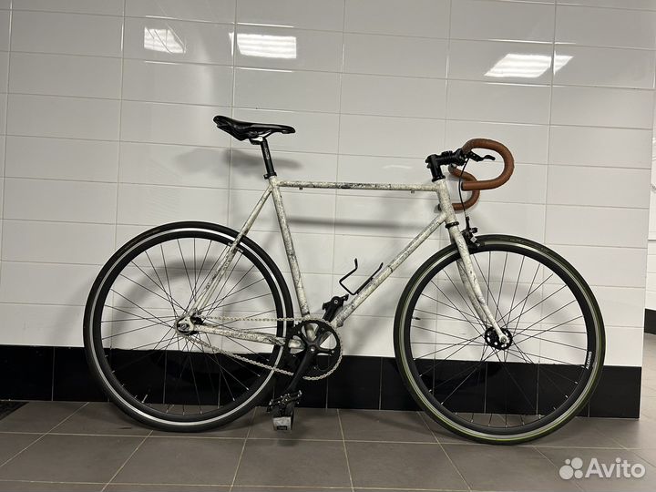 Шоссейный велосипед фикс/сингл спид Bear Bike 58