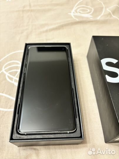 Samsung Galaxy S10, 8/128 ГБ