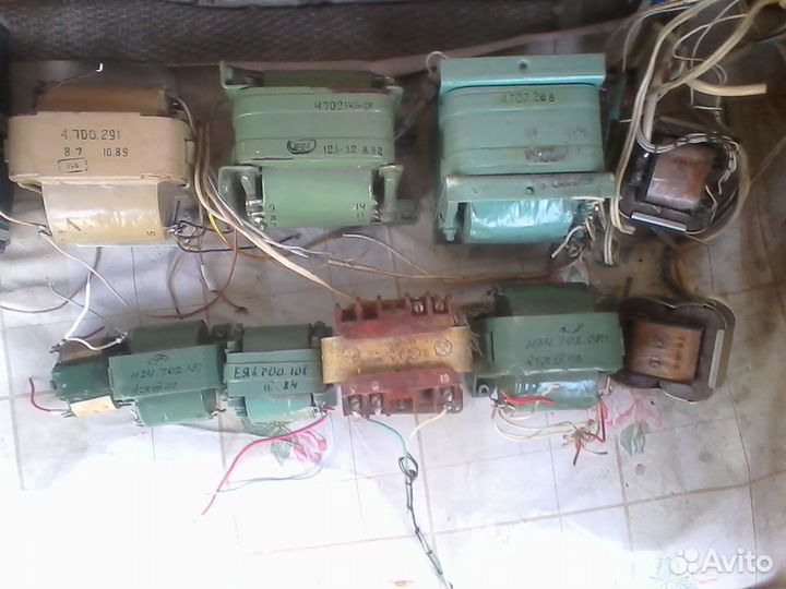 Индикаторы, трансформаторы и радиодетали