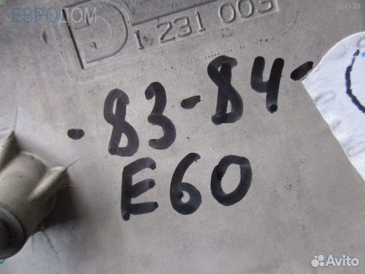 Декоративная накладка парприза правая BMW E60 s1050609