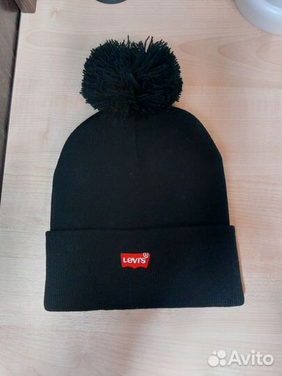 Шапка чёрная Levi's