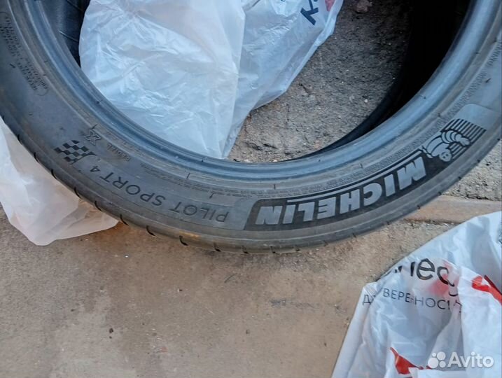 Michelin Pilot Sport 4 245/45 R18