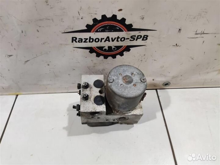 Блок ABS (насос) VW Passat (B5) 1996-2000