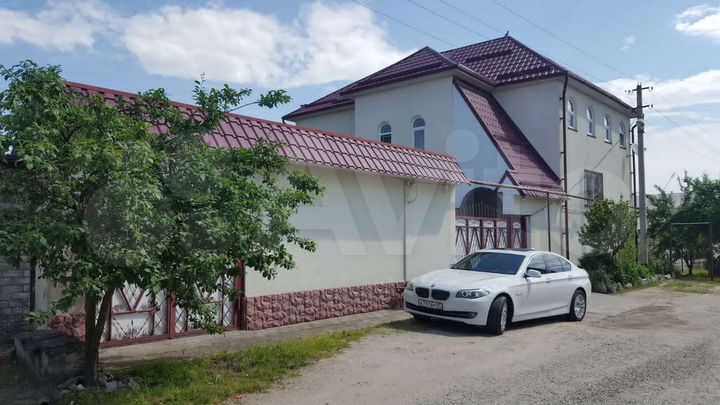 Дом 300 м² на участке 8 сот.