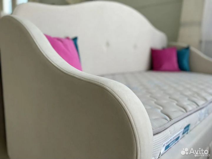 Мягкая выдвижная детская кровать