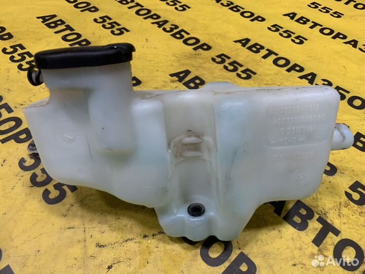 Бачок омывателя Citroen C4