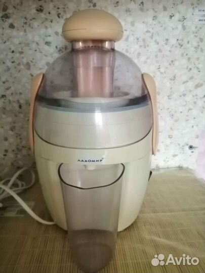 Соковыжималка Ладомир