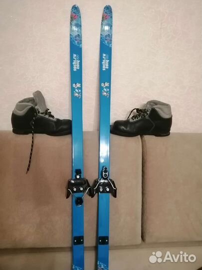 Беговые лыжи 140, ботинки, чехол