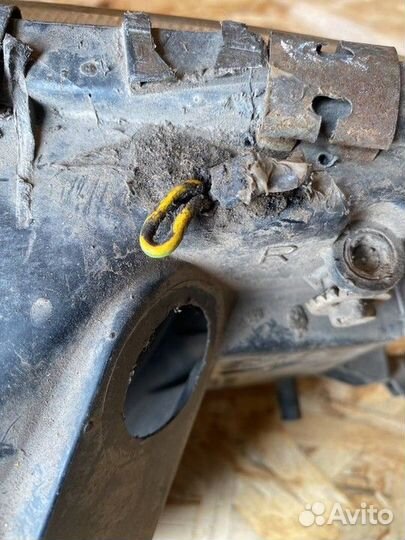 Фара правая Audi 80