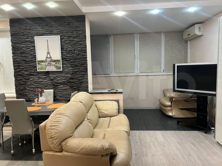 1-к. квартира, 52 м², 13/17 эт.