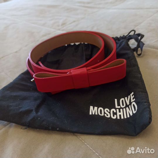 Кожаный ремень женский Love Moschino