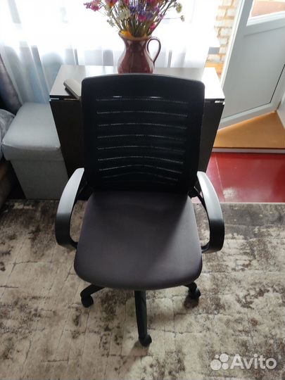 Компьютерное кресло