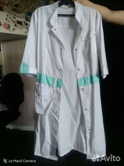 Белый медицинский халат