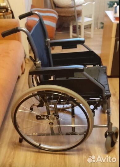 Кресло-коляска для инвалидов