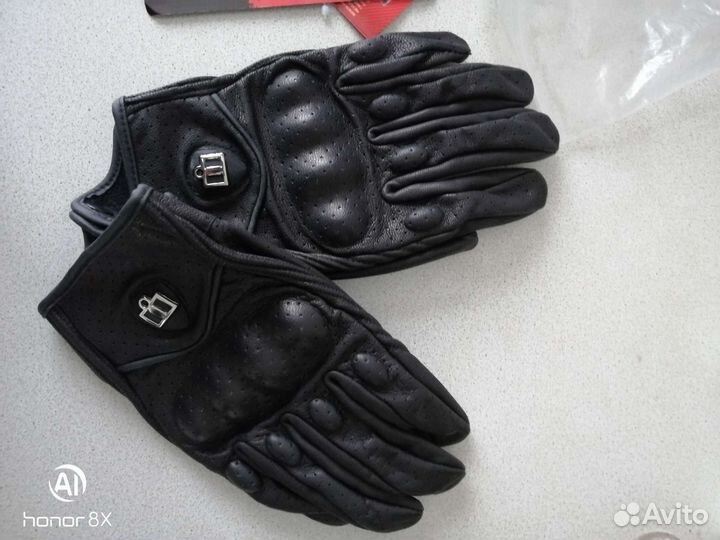 Мотоперчатки