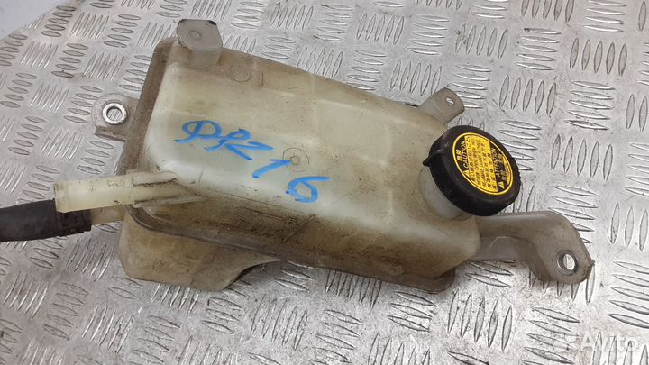 Бачок расширительный Toyota Prius 3 2010