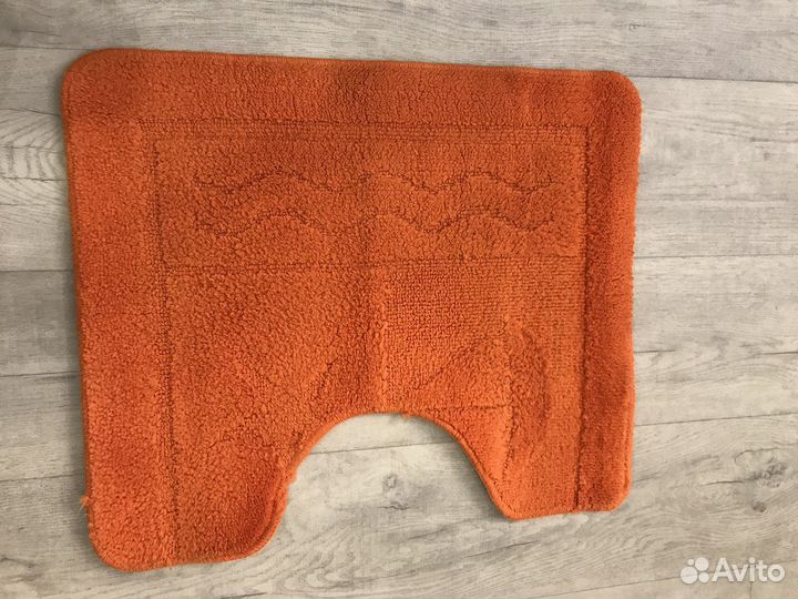 Коврики для ванной и туалета