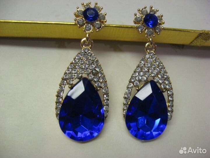 Серьги новые с синими камнями