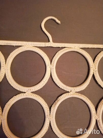 Вешалка для платков и шарфов