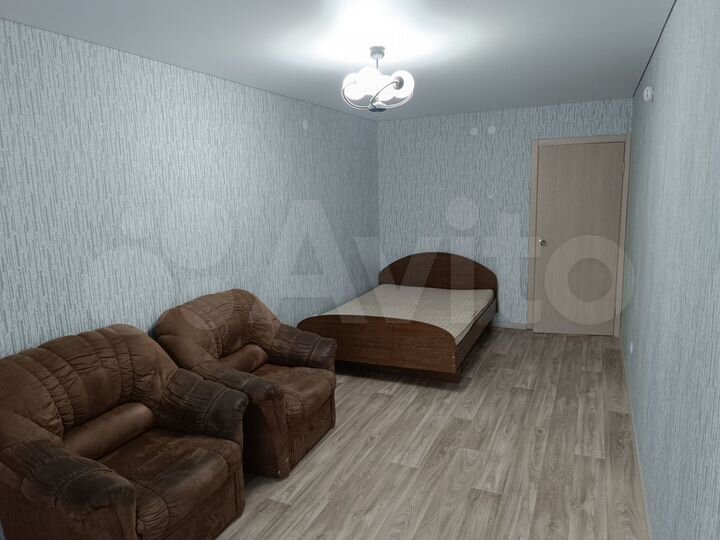 2-к. квартира, 52 м², 4/10 эт.