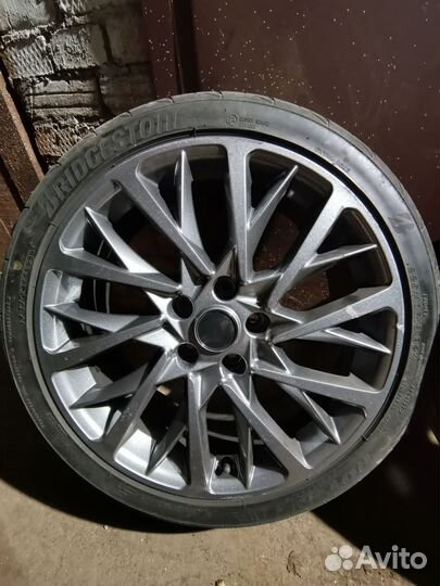 Колеса в сборе r18 летние 5 112 VAG