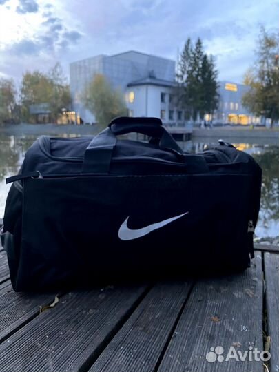 Спортивная сумка Nike